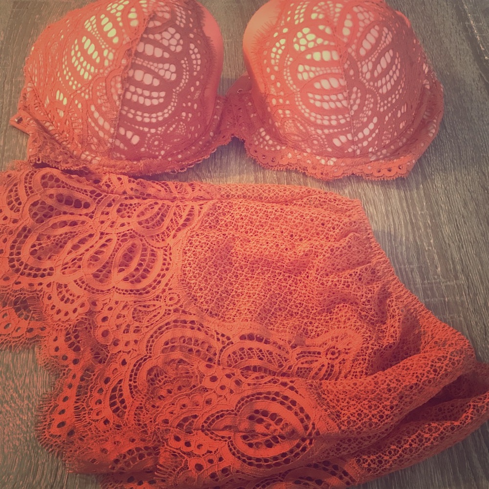 Bra and underwear set